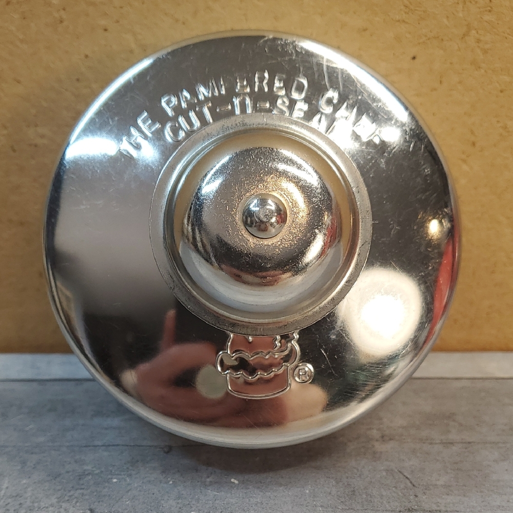 The Pampered Chef 4" Cut-N-Seal
